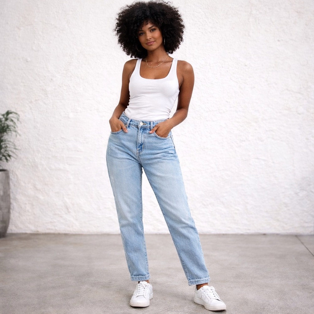 Levi’s NWT Mid Rise Boyfriend Jeans Light Wash Tapered Denim Women’s W31 x L27